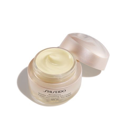 SHISEIDO Benefiance Wrinkle Smoothing Day Cream SPF 25 Jauninamasis dieninis veido kremas