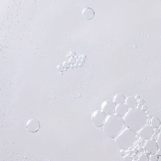 KIEHL'S Clearly Corrective™ Brightening & Soothing Treatment Water Šveičiamasis ir valomasis veido vanduo