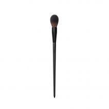 V106 Precision Blush Brush 