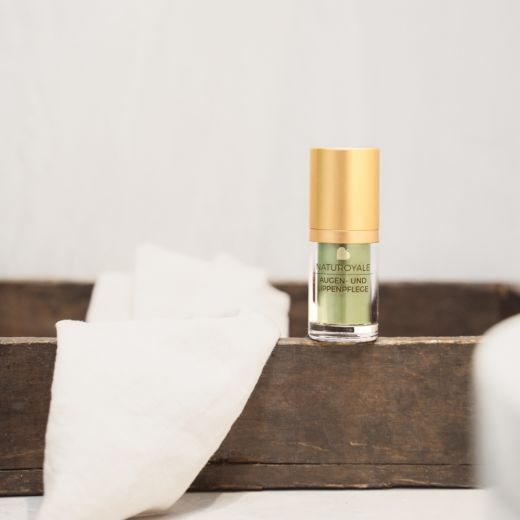 Naturoyale Eye And Lip Care