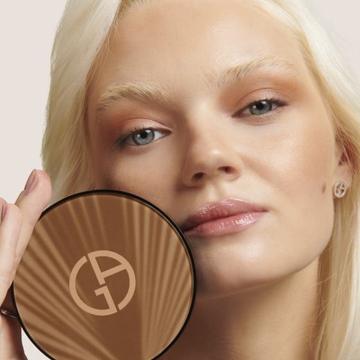 Luminous Silk Sunlit Creamy Bronzing Powder