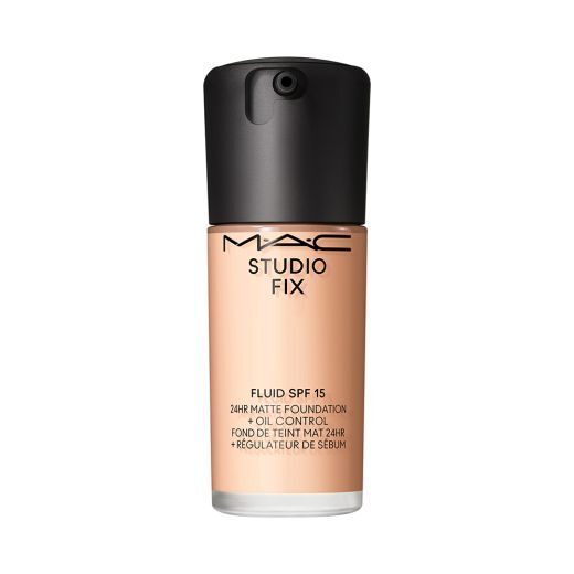 Studio Fix Fluid SPF15 24HR Matte Foundation + Oil Control