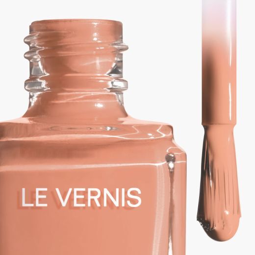 LE VERNIS 