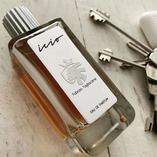 ALCOHOL DENAT., PARFUM/FRANGRANCE, AQUA/WATER, CYCLOPENTASILOXANE, PENTADECALACTONE, BENZYL ALCOHOL,