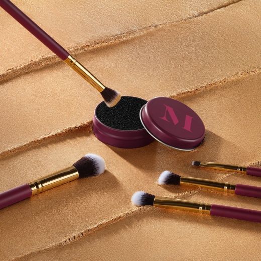 Decorate Lavishly 6-Piece Face Eye Brush Set.