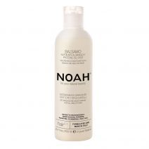 2.1 Nourishing Conditioner With Mango And Rice Proteins 