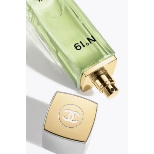  N°19 EAU DE TOILETTE SPRAY