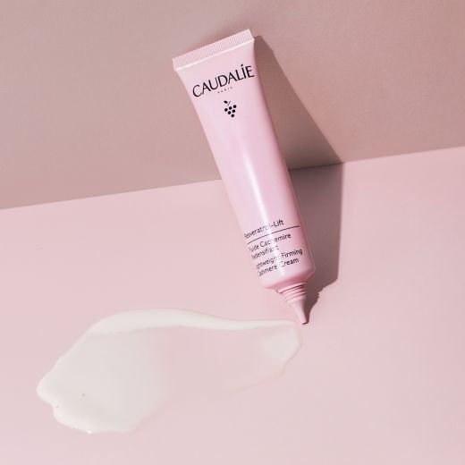 Resveratrol—Lift Lightweight Firming Cashmere Cream Stangrinamasis lengvas veido kremas 