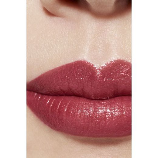 ROUGE ALLURE NR. 135 - ÉNIGMATIQUE