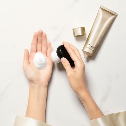 SENSAI ULTIMATE Creamy soap