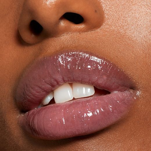 M2 Glassified Lip Oil Shiny Dancer / Sheer Plum