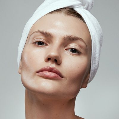 Pažangi veido odos analizė ir makiažo pagrindo parinkimas